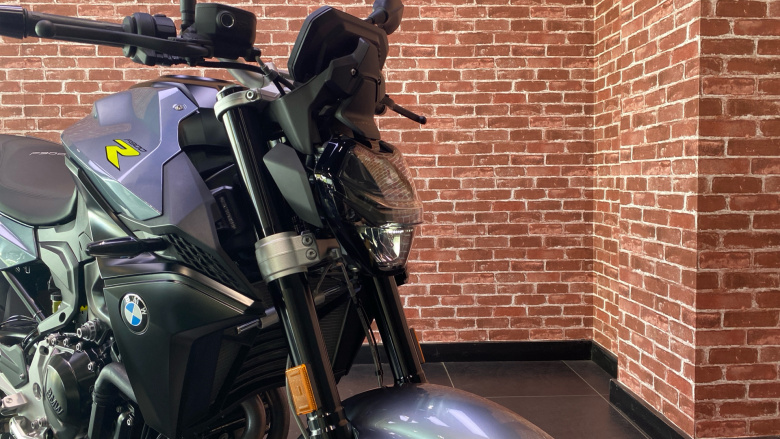 BMW F900 R